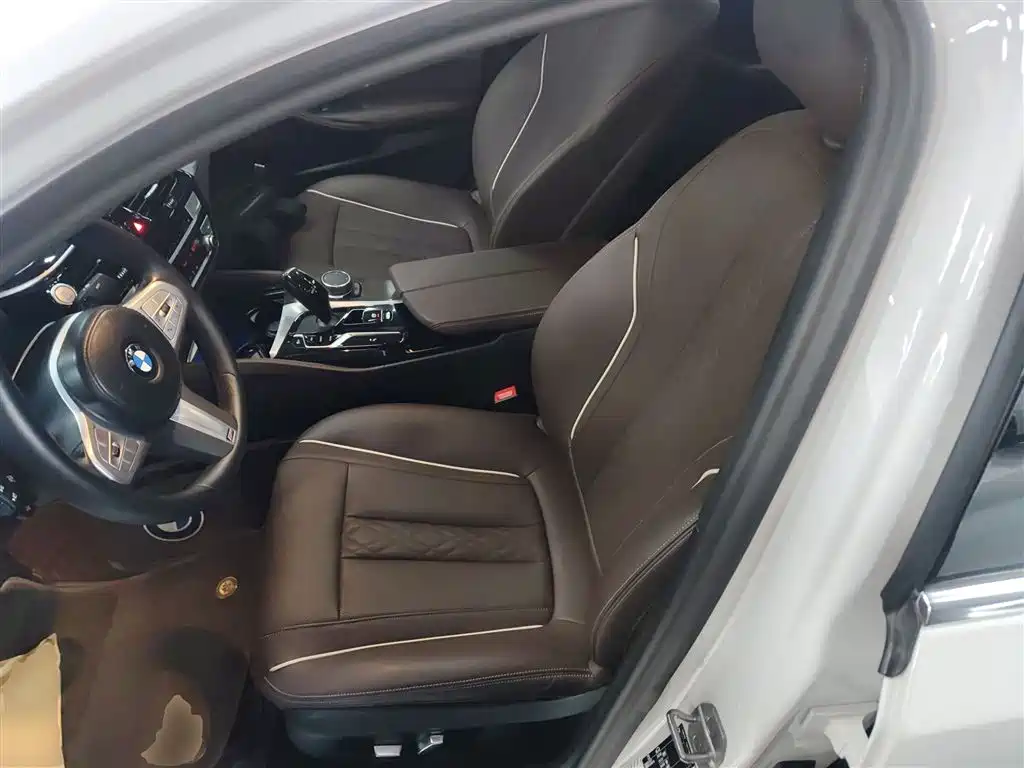 BMW 5 Series 2024 — фото 15