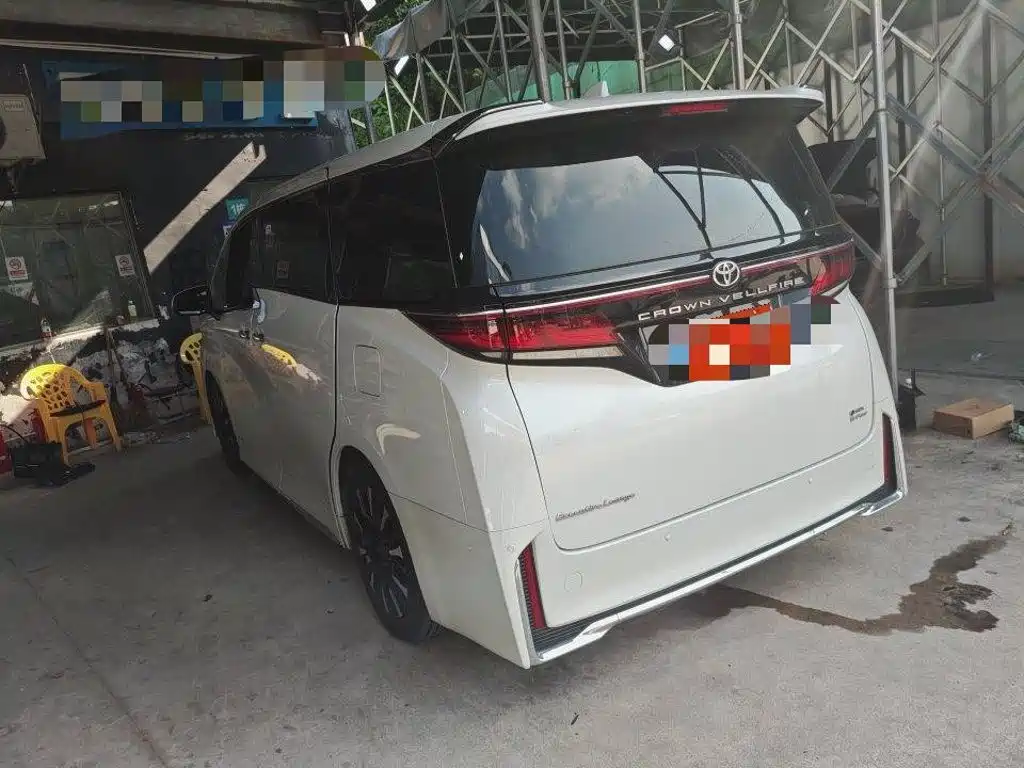 Toyota Vellfire 2024 — фото 3