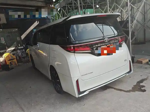 Toyota Vellfire 2024