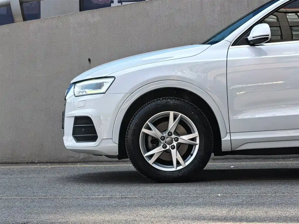 Audi Q3 2019 — фото 6