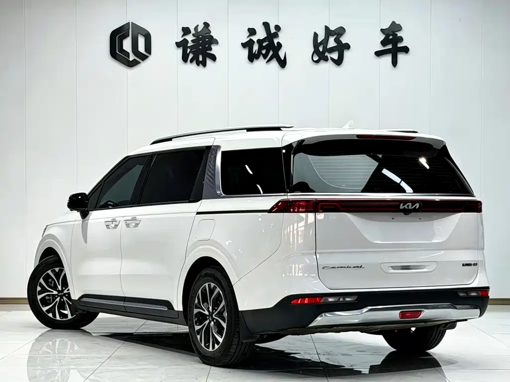 Kia Carnival 2022 — фото 7
