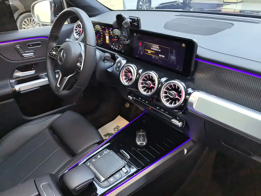 Mercedes-Benz GLB 2023 — фото 10