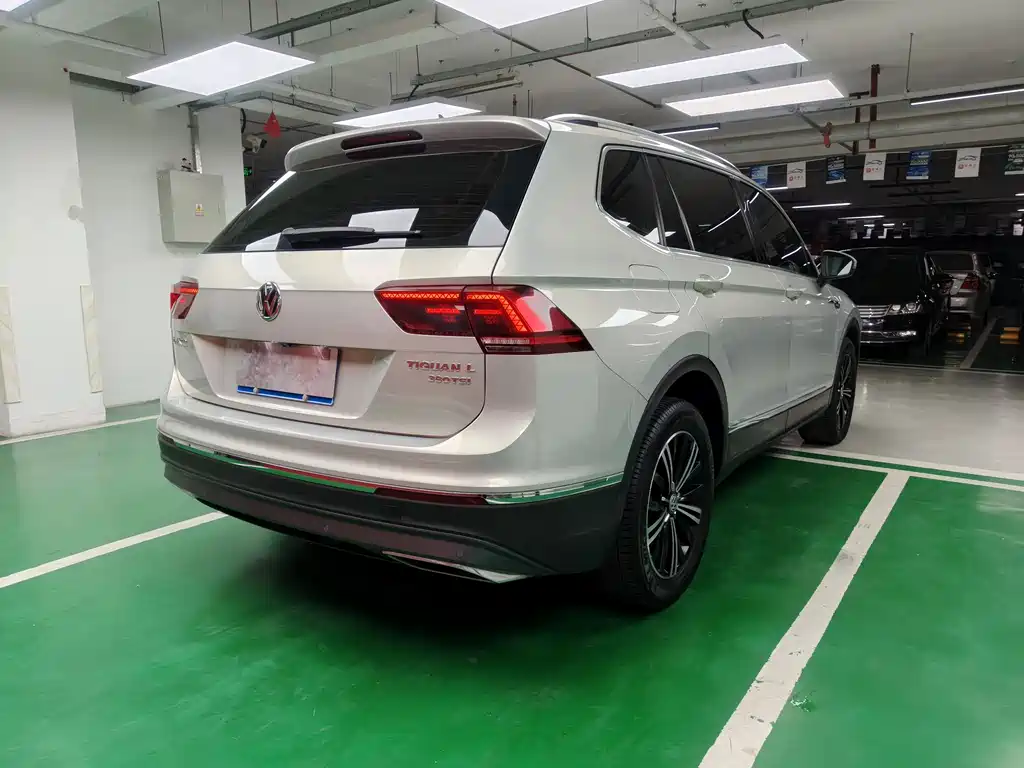 Volkswagen Tiguan L 2018 — фото 5