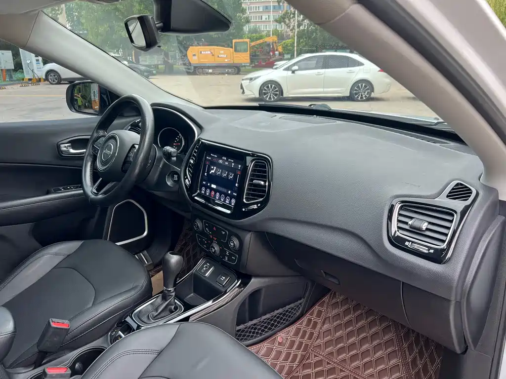 Jeep Compass 2020 — фото 19