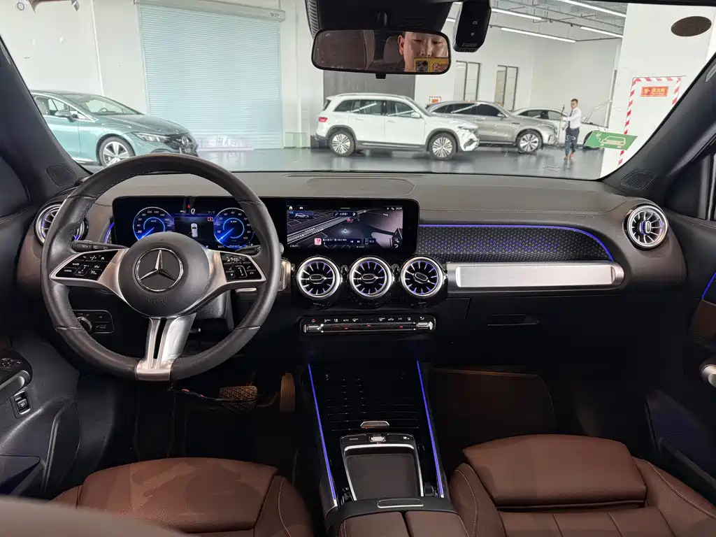 Mercedes-Benz EQB 2025 — фото 12
