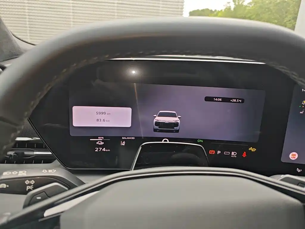 Audi Q6L E-Tron 2025 — фото 12