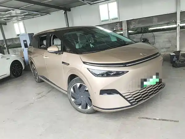 XPeng X9 2024