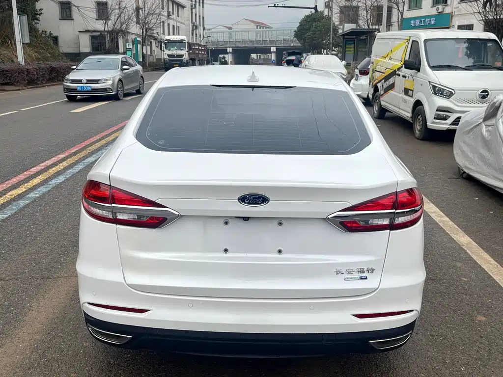 Ford Mondeo 2020 — фото 4