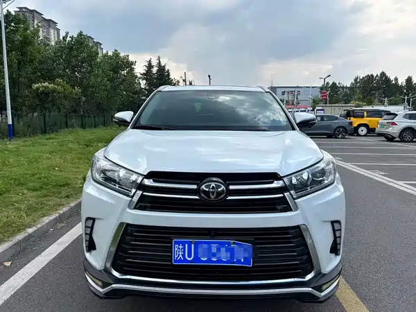Toyota Highlander 2021