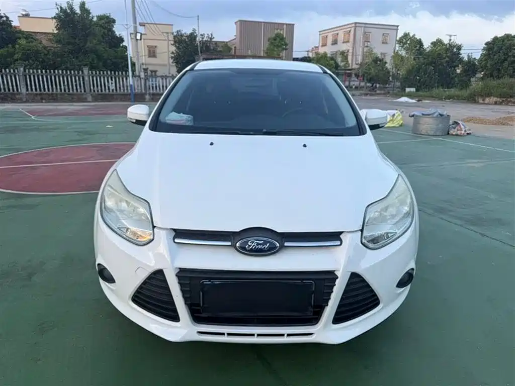 Ford Focus 2014 — фото 2