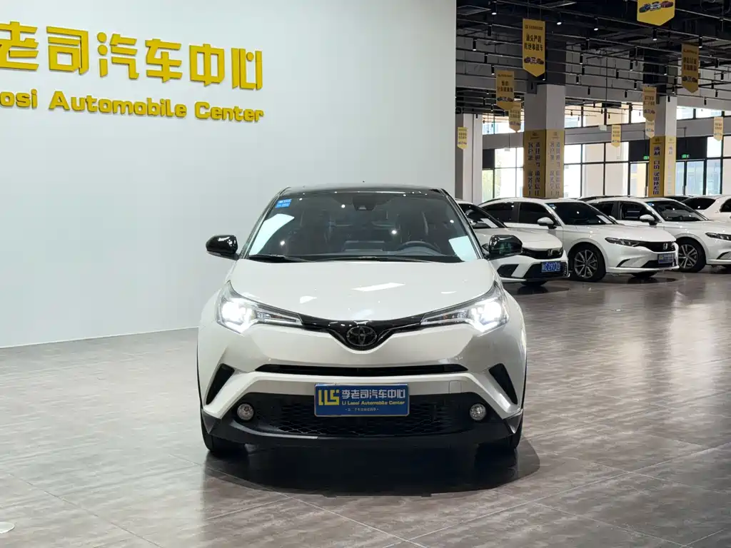 Toyota C-HR 2020 — фото 2