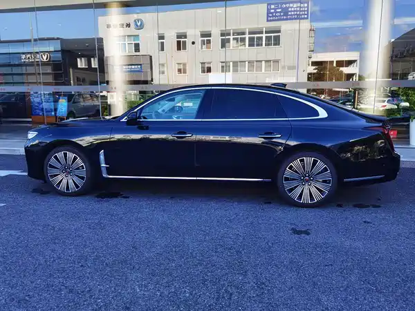 Hongqi H9 2025
