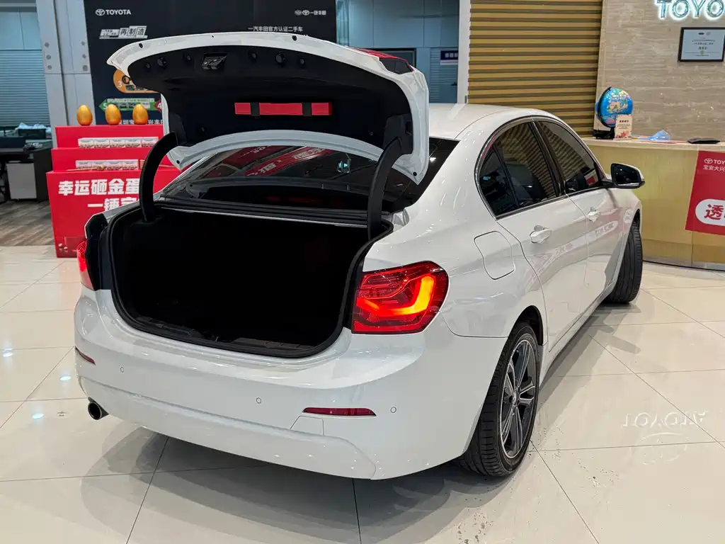 BMW 1 Series 2019 — фото 18