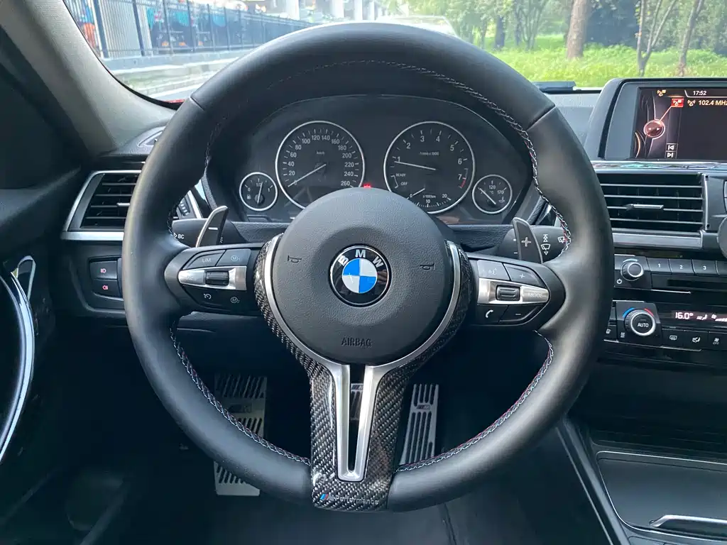 BMW 3 Series 2016 — фото 16