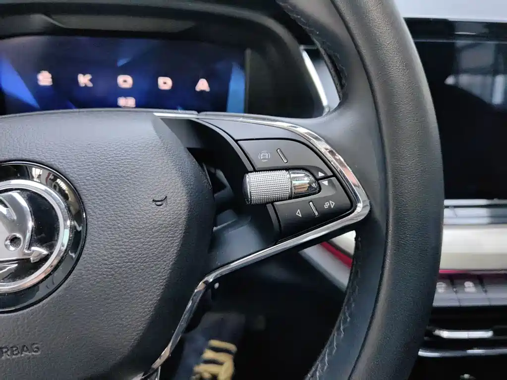 Skoda Octavia 2023 — фото 9