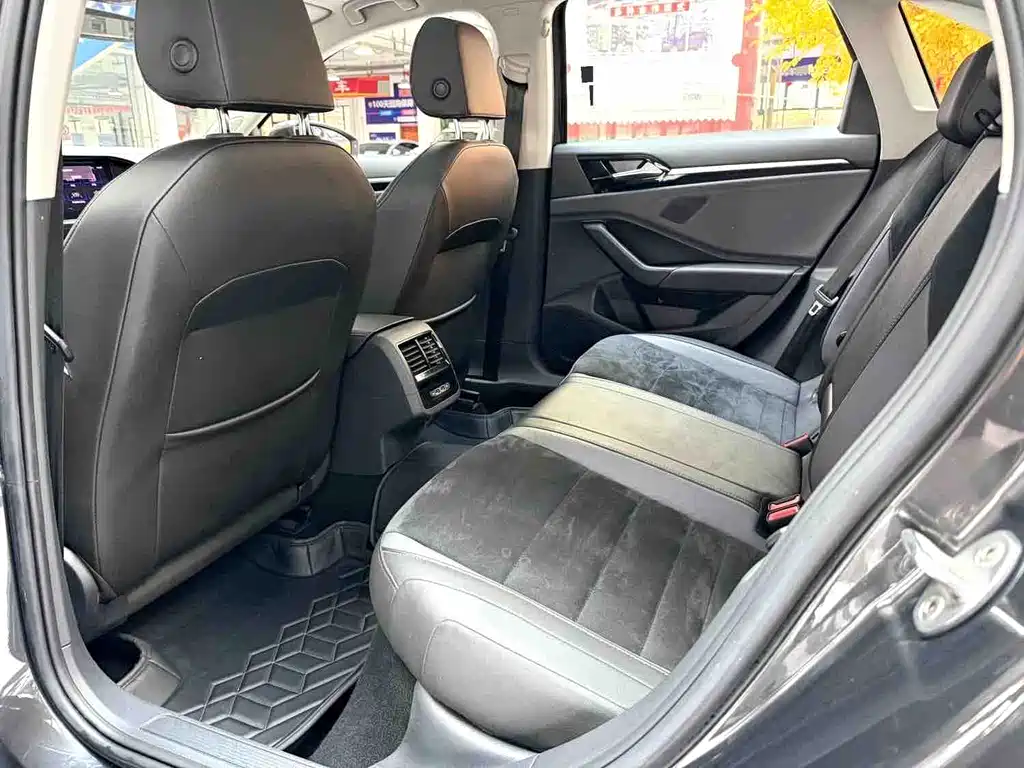 Volkswagen Sagitar 2022