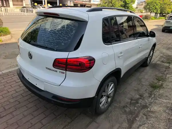 Volkswagen Tiguan 2015
