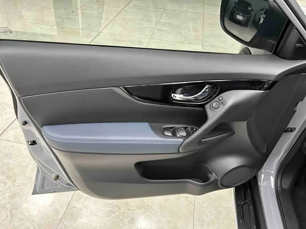 Nissan X-Trail 2025 — фото 11