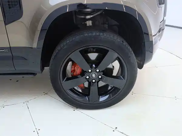 Land Rover Defender 2022