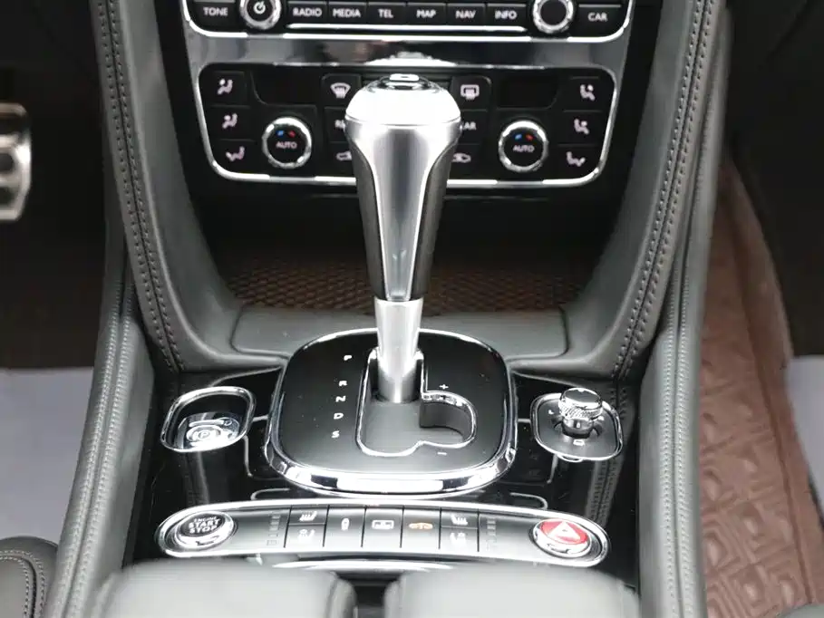 Bentley Flying Spur 2020 — фото 21