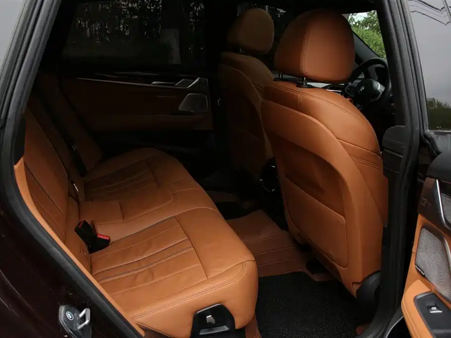 BMW 6 Series GT 2017 — фото 11