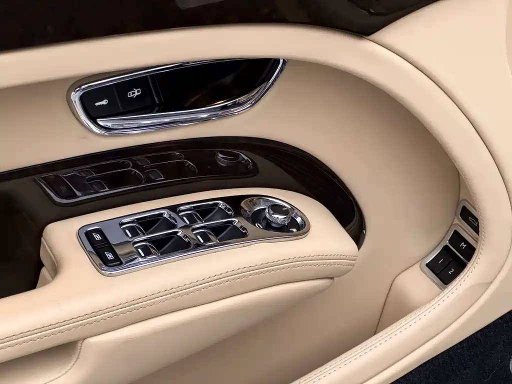 Bentley Mulsanne 2014 — фото 11