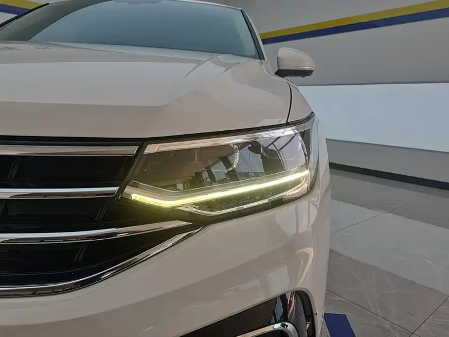 Volkswagen Tiguan L 2022