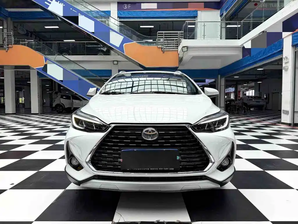 Toyota Yaris L 2022
