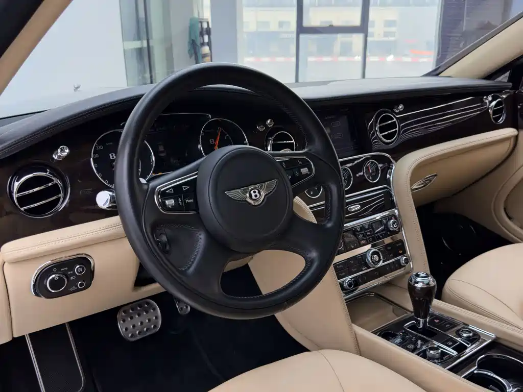 Bentley Mulsanne 2014 — фото 15