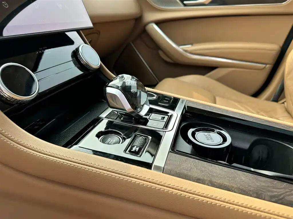 Jaguar XFL 2023 — фото 15