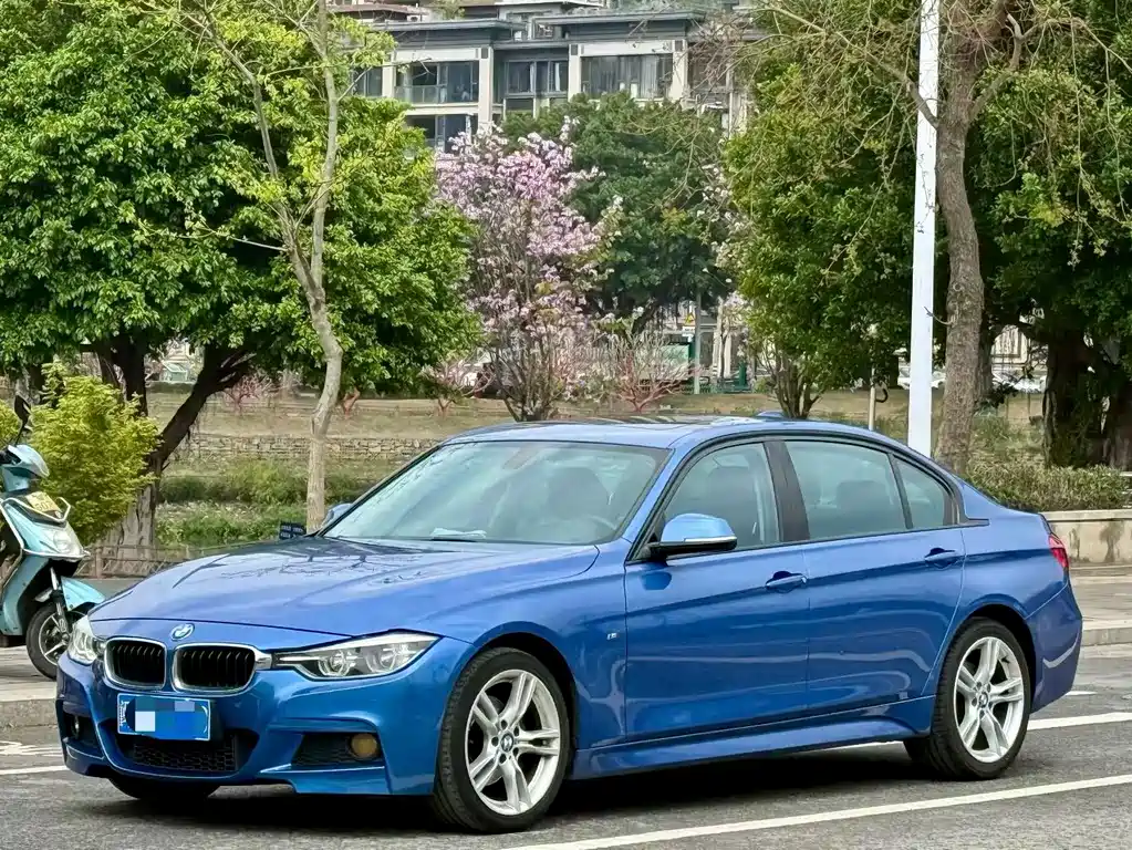 BMW 3 Series 2019 — фото 1