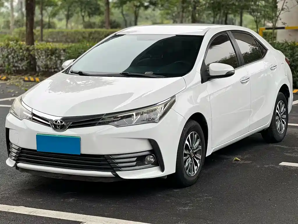 Toyota Corolla 2017 — фото 1