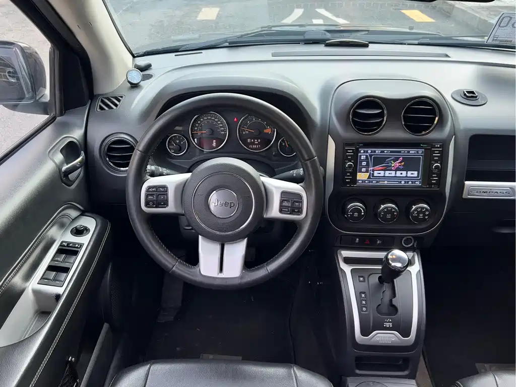 Jeep Compass 2014 — фото 11