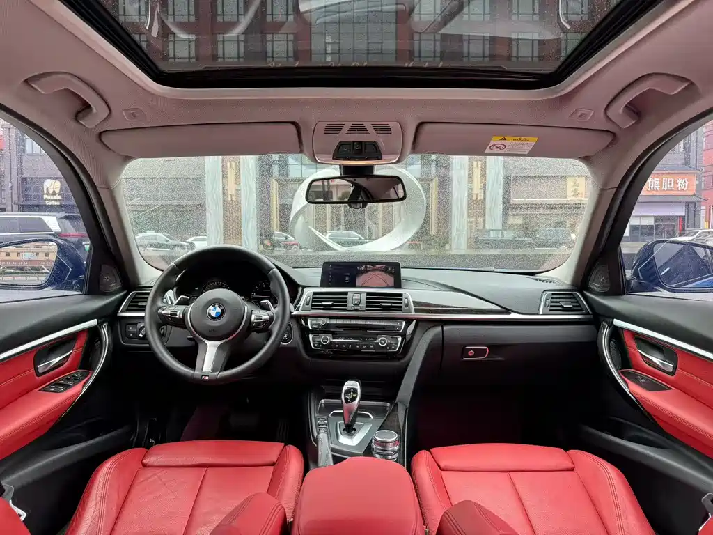 BMW 3 Series 2018 — фото 8
