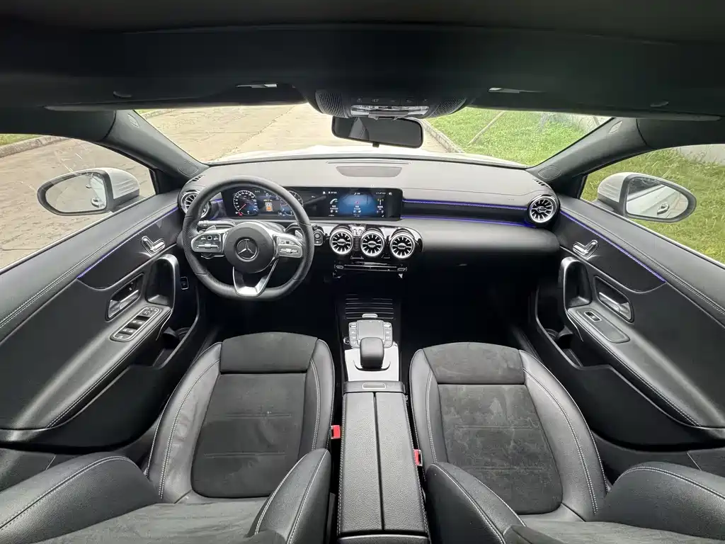 Mercedes-Benz A-Class 2023 — фото 11