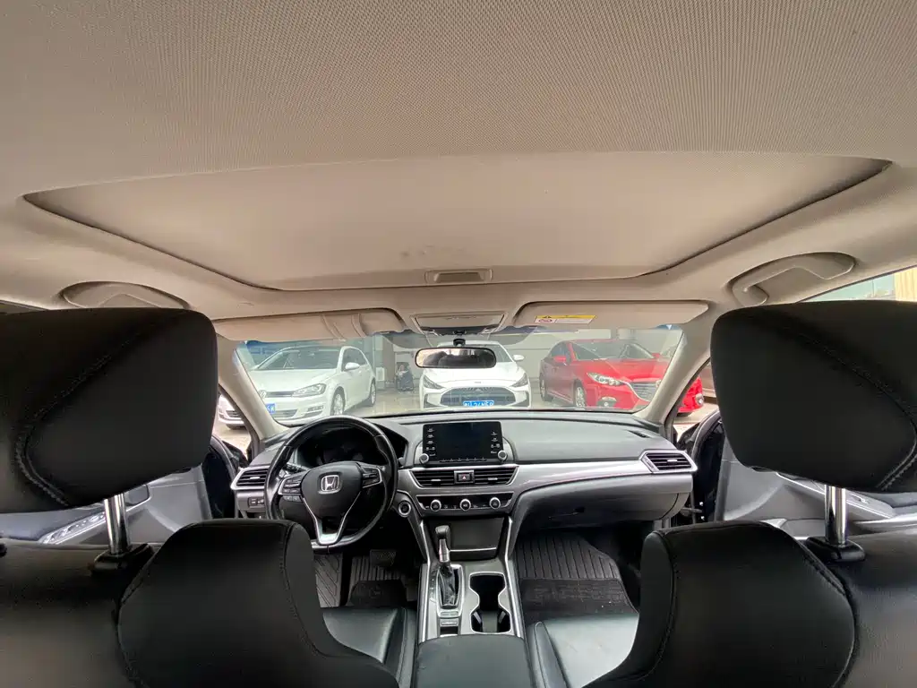 Honda Accord 2019 — фото 15