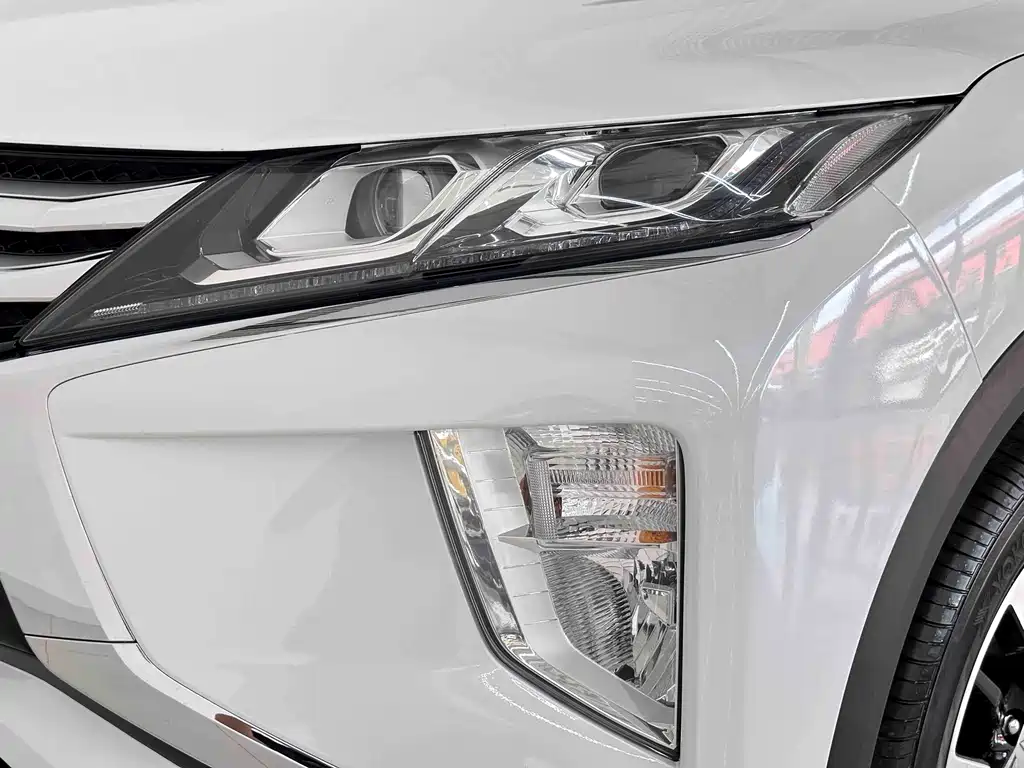 Mitsubishi Eclipse Cross 2019 — фото 9