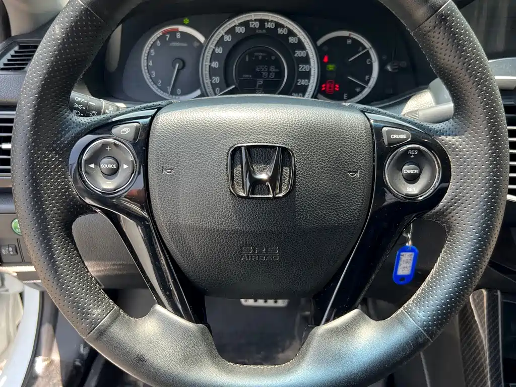Honda Accord 2017 — фото 9