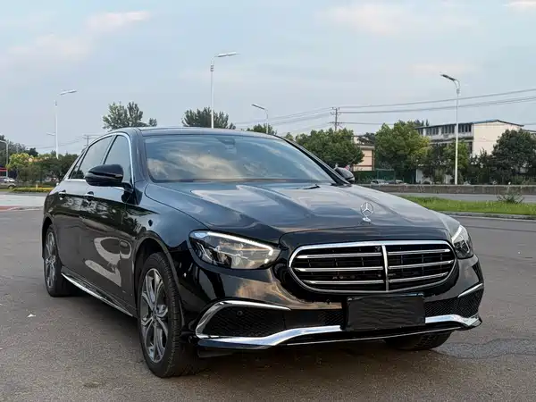 Mercedes-Benz E-Class 2022