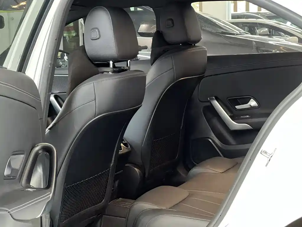 Mercedes-Benz A-Class 2022 — фото 9