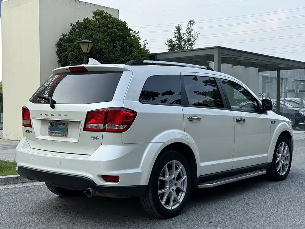 Dodge Journey 2015 — фото 5
