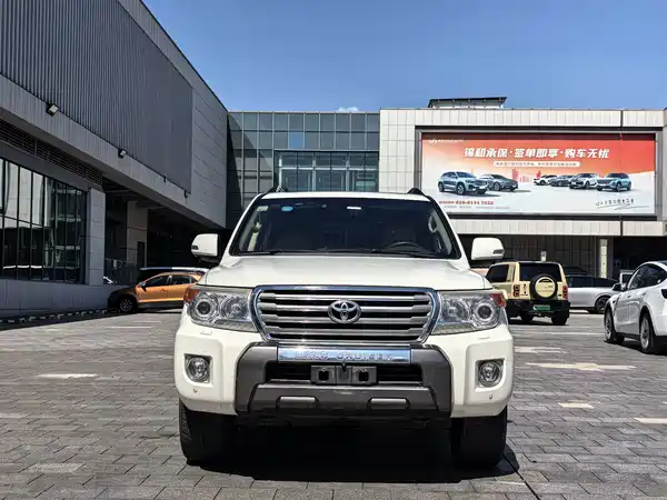 Toyota Land Cruiser 2013