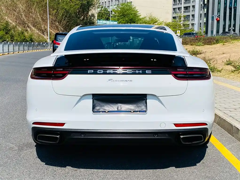 Porsche Panamera 2019 — фото 7