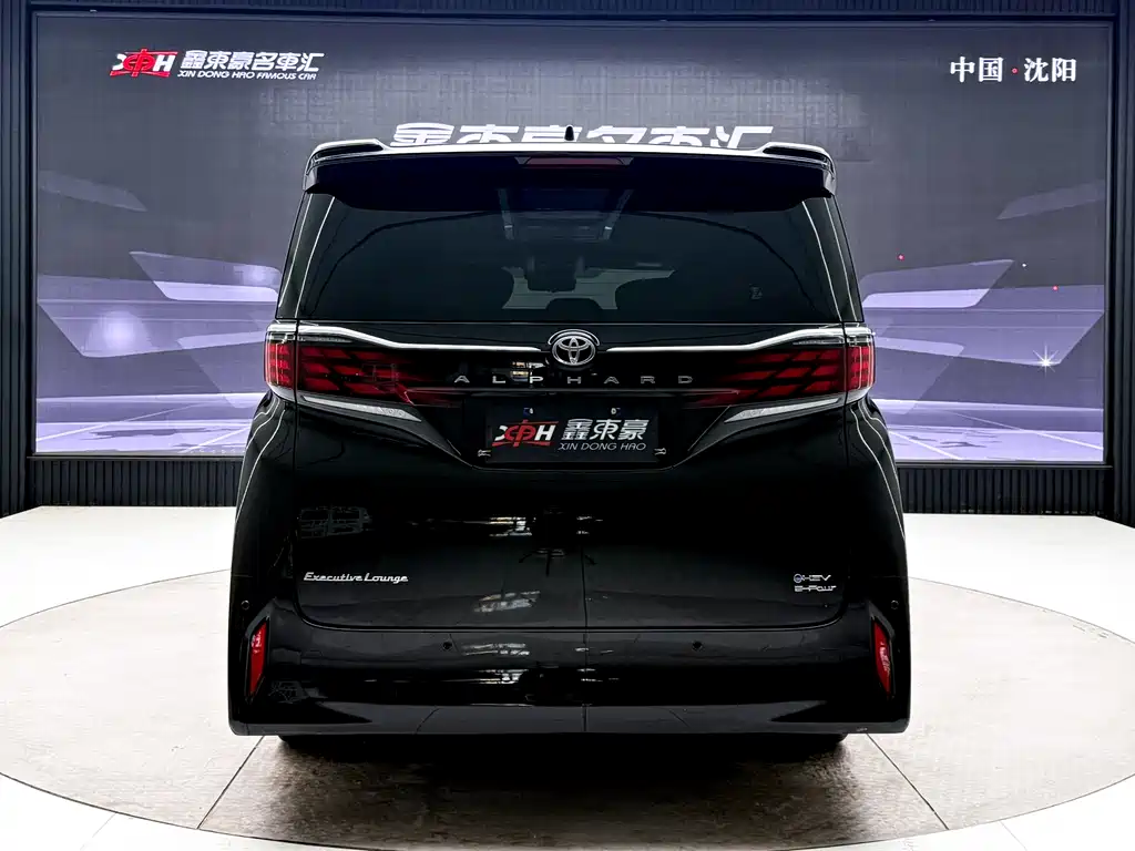 Toyota Alphard 2024 — фото 7