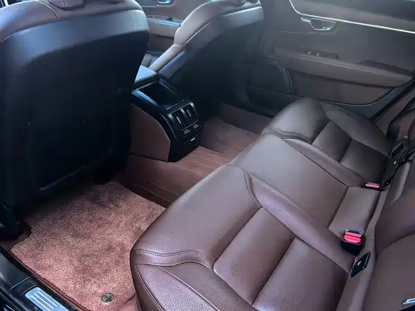 Volvo S90 2024