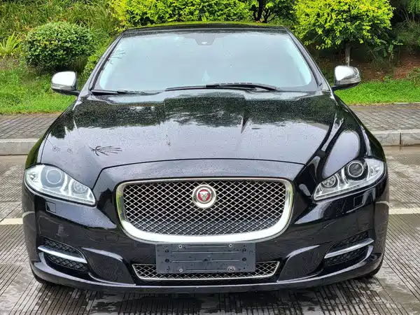Jaguar XJ 2015