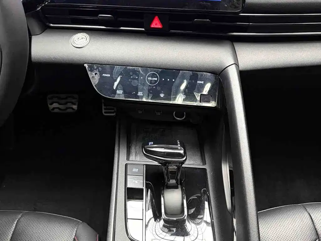 Hyundai Elantra 2022 — фото 11