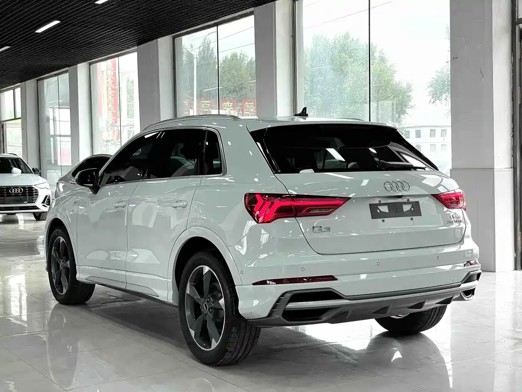 Audi Q3 2022 — фото 4