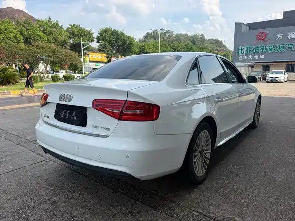 Audi A4L 2016