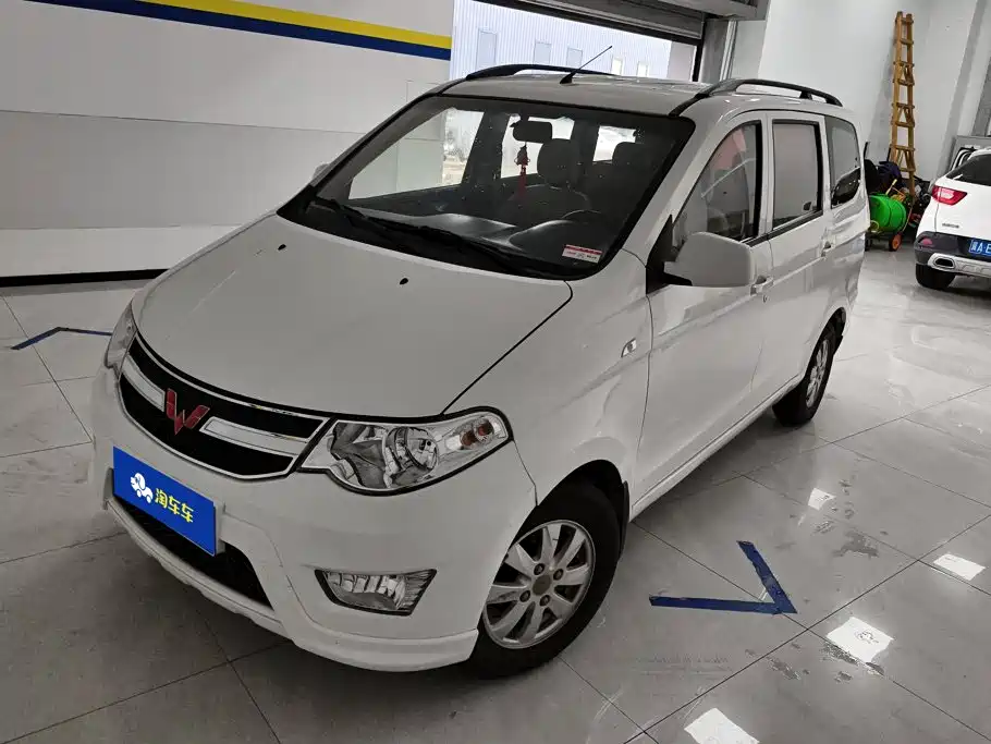 Wuling Hongguang 2017 — фото 1